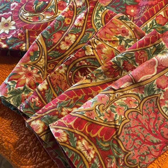 Pottery Barn Table Runner with 4 Matching Napkins – Paisley Floral Design - Picture 9 of 10